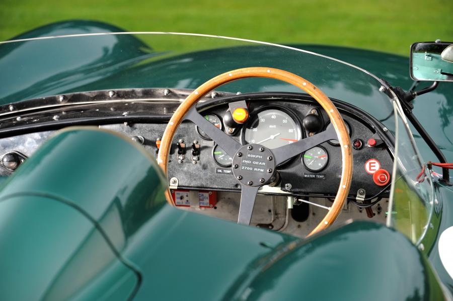 Торпедо Aston Martin DBR1 1957 года  (фото 4 из 57)